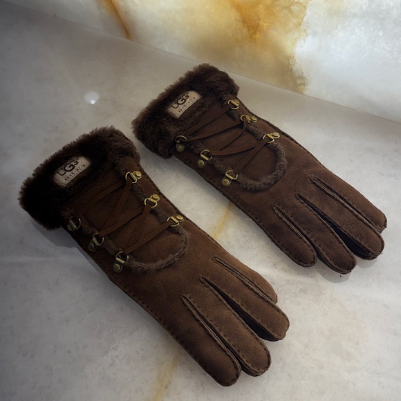 UGG Women's Chocolate Brown Shearling Mittens